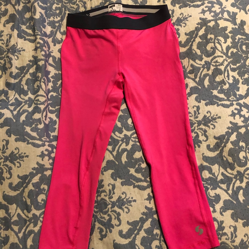 Womens Soffe Capri spandex workout leggings.
